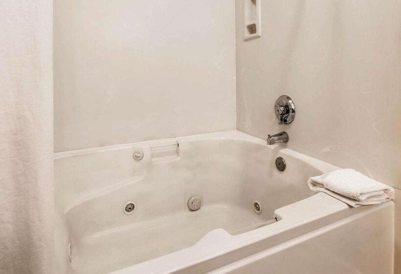 בית מלון כפרי Quality Inn Tulalip  Marysville