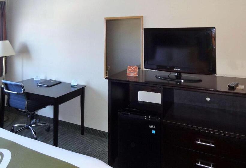 בית מלון כפרי Quality Inn Tulalip  Marysville