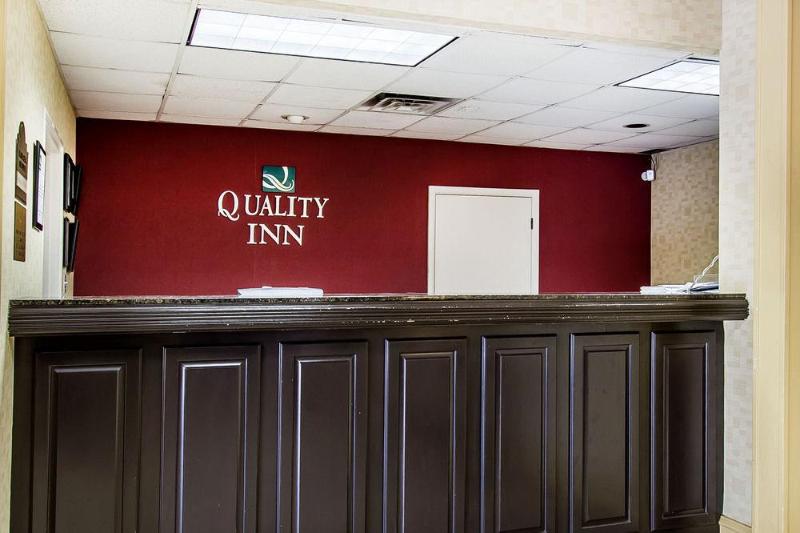 فندق Quality Inn University Area