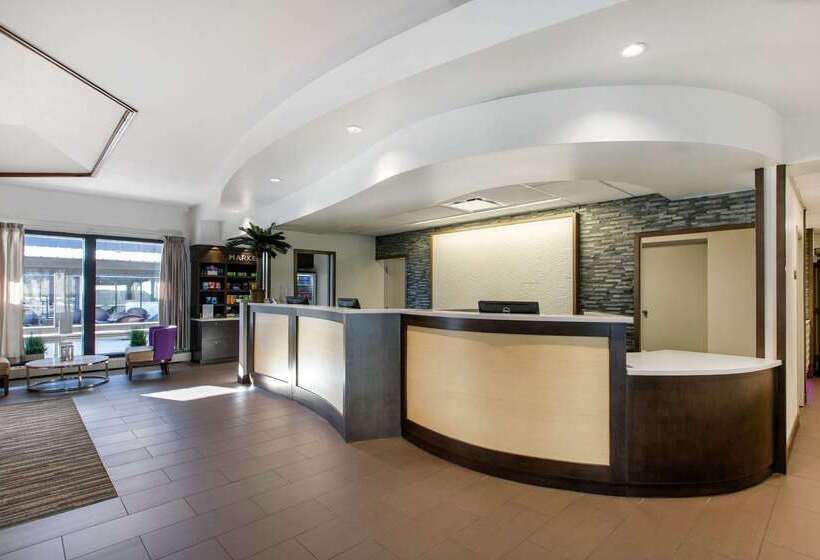 Radisson Hotel Grand Rapids Riverfront