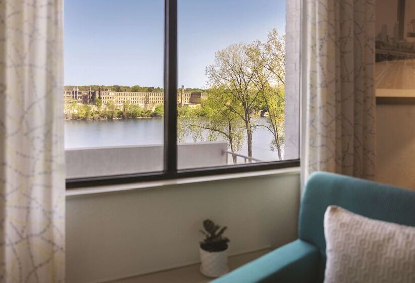 Radisson Hotel Grand Rapids Riverfront