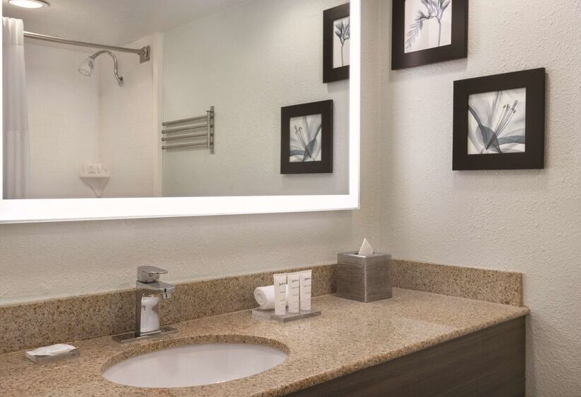 Radisson Hotel Grand Rapids Riverfront