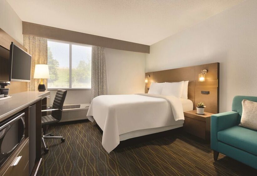 Radisson Hotel Grand Rapids Riverfront