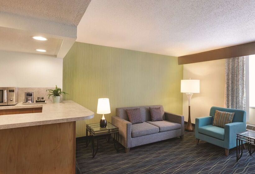 Radisson Hotel Grand Rapids Riverfront