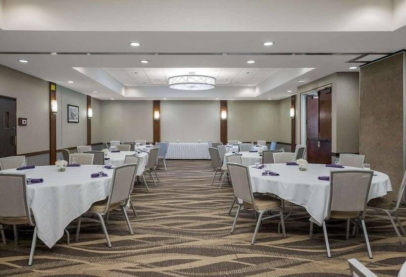 Radisson Hotel Grand Rapids Riverfront