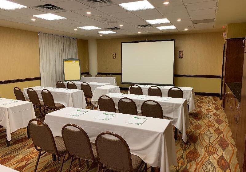 בית מלון כפרי Ramada By Wyndham Minneapolis Airport/eagan