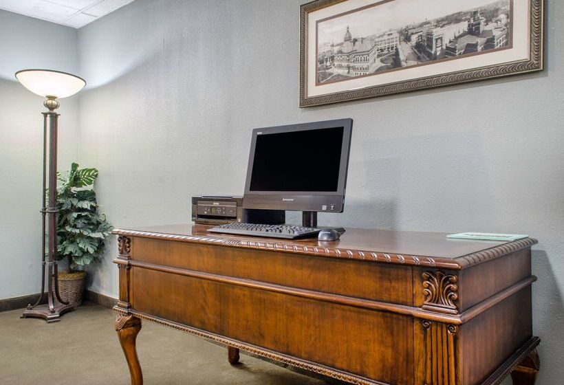 هتل Ramada By Wyndham Shreveport Airport