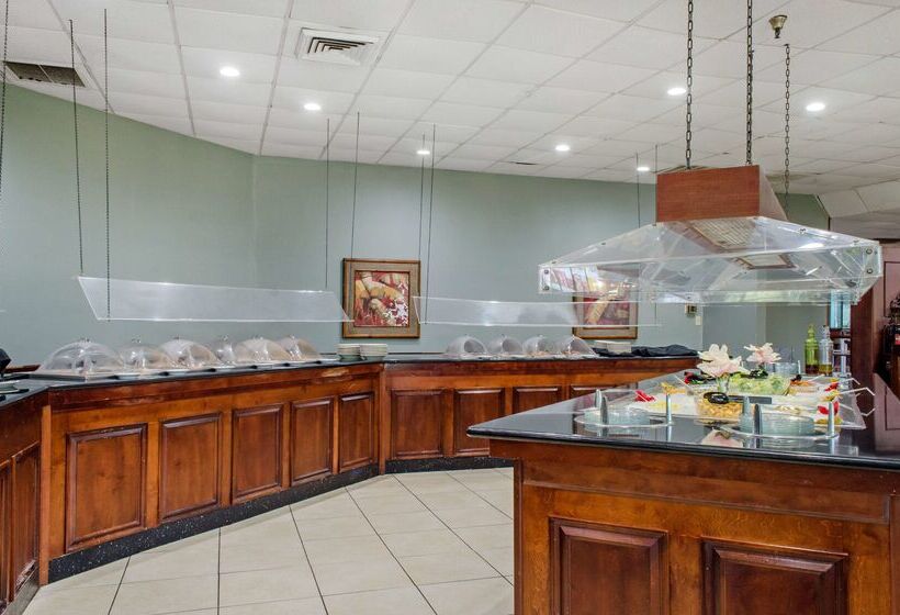 هتل Ramada By Wyndham Shreveport Airport