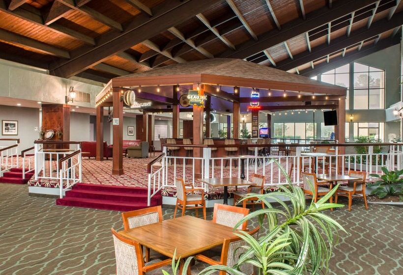 هتل Ramada By Wyndham Shreveport Airport