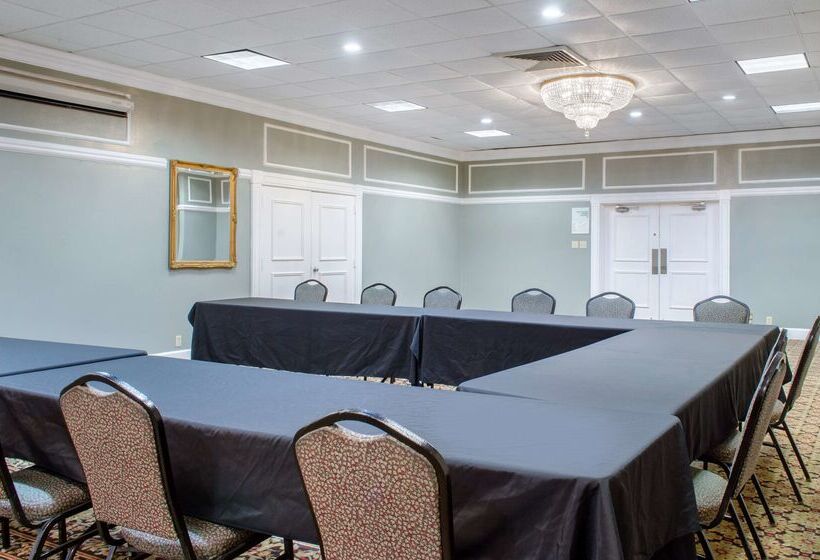 هتل Ramada By Wyndham Shreveport Airport