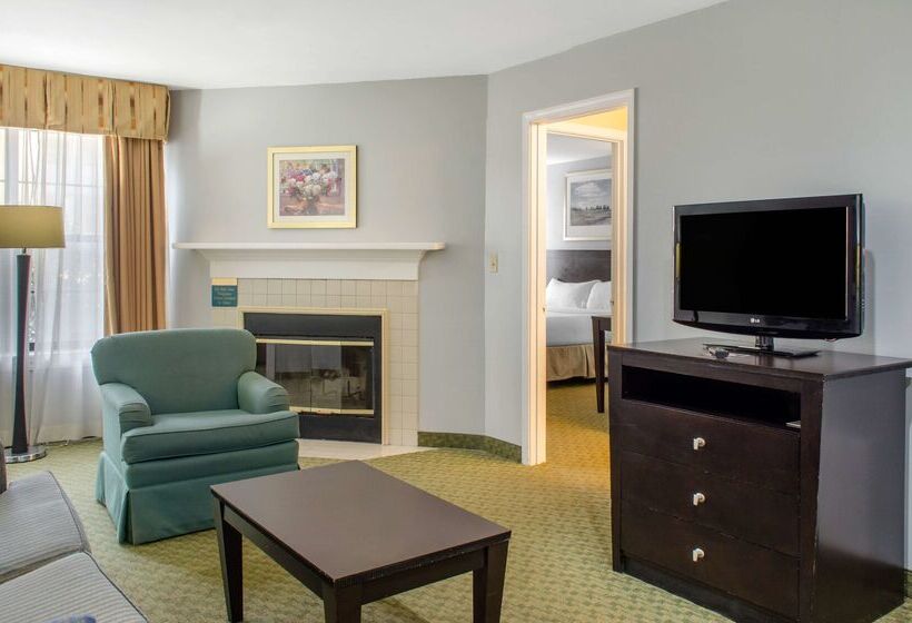 هتل Ramada By Wyndham Shreveport Airport
