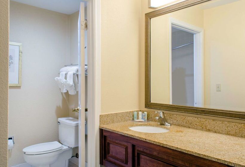 هتل Ramada By Wyndham Shreveport Airport