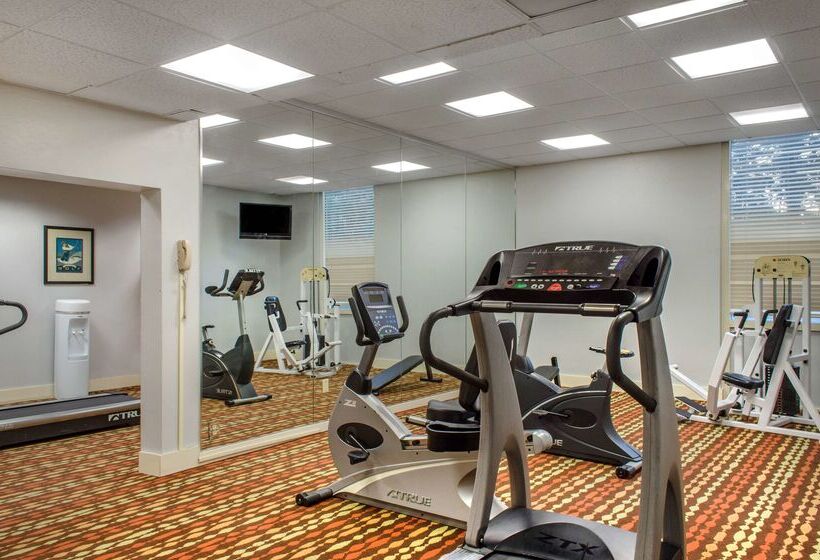 هتل Ramada By Wyndham Shreveport Airport