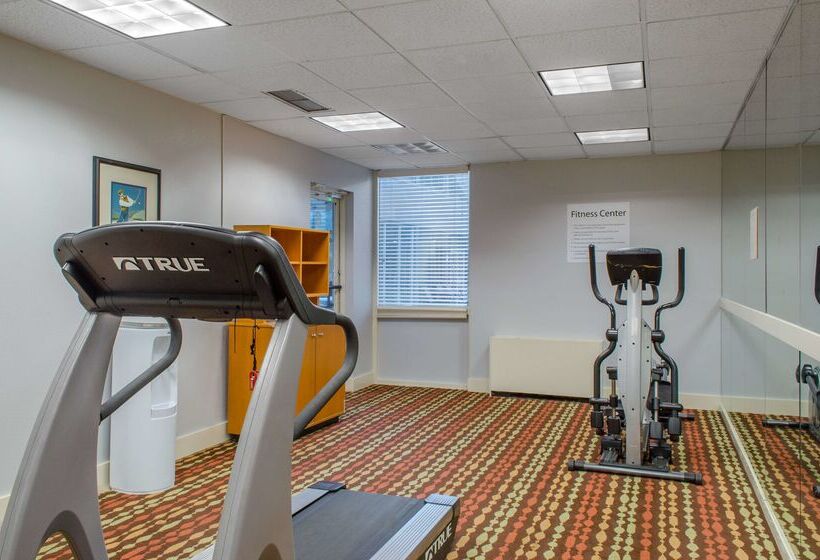 هتل Ramada By Wyndham Shreveport Airport