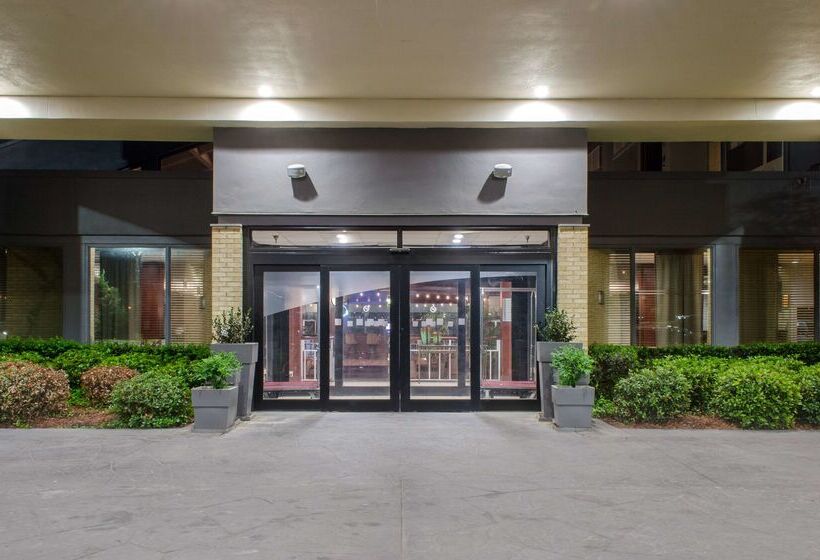هتل Ramada By Wyndham Shreveport Airport