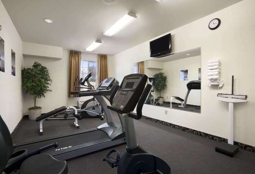 בית מלון כפרי Ramada By Wyndham Williams