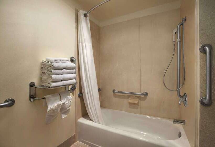 בית מלון כפרי Ramada By Wyndham Williams