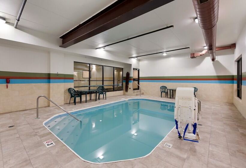 ホテル Red Roof Inn & Suites Columbus  West Broad