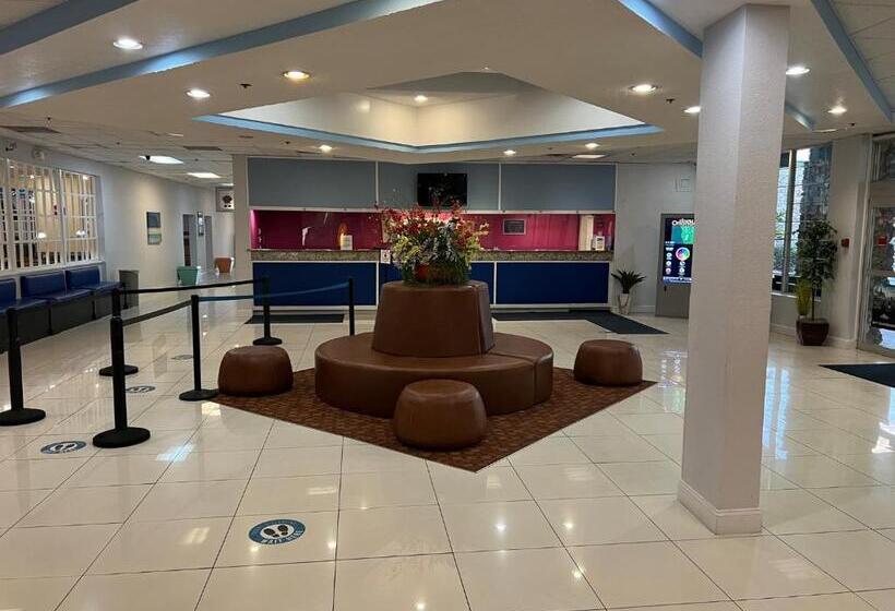 Seralago Hotel & Suites Main Gate East