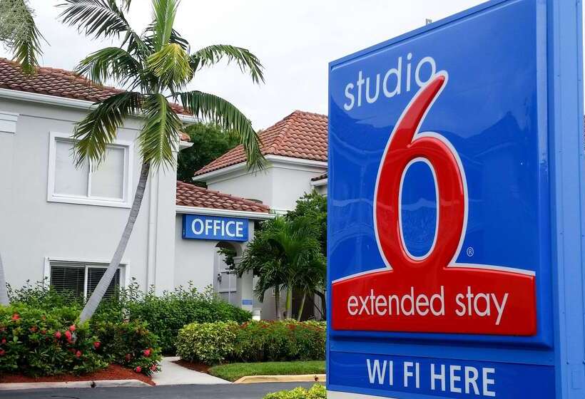 Отель Studio 6west Palm Beach, Fl