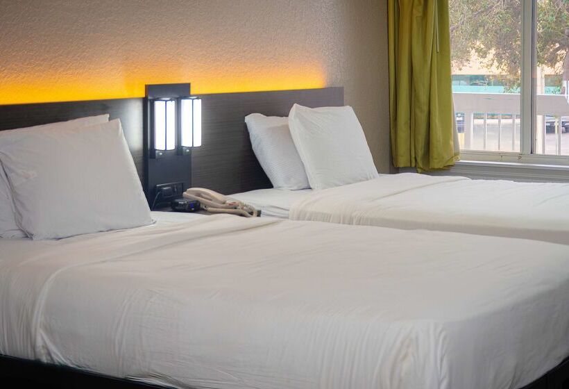 Отель Studio 6west Palm Beach, Fl