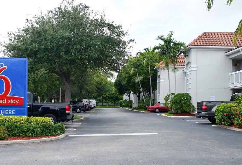 فندق Studio 6west Palm Beach, Fl