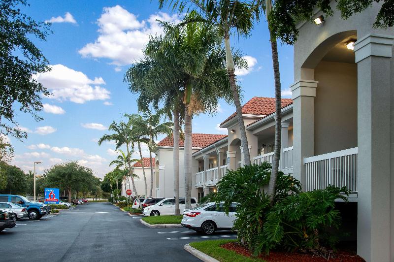 فندق Studio 6west Palm Beach, Fl