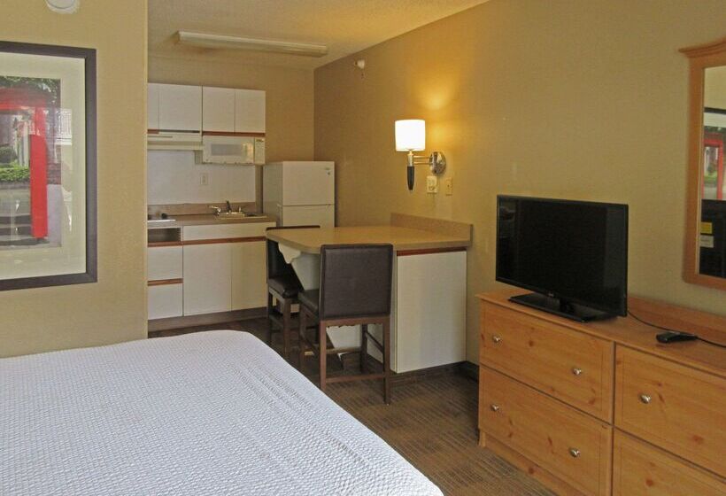 בית מלון כפרי Suburban Studios Raleigh   Crabtree Valley