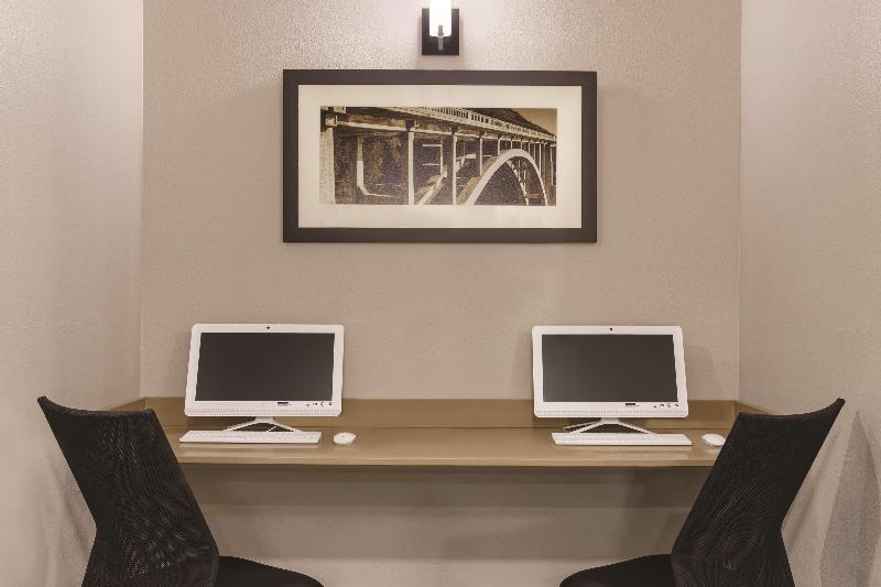 בית מלון כפרי Country Inn & Suites By Radisson, Rj Stadium   Tampa Airport East