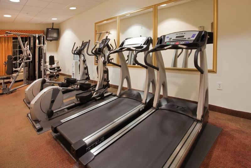 בית מלון כפרי Country Inn & Suites By Radisson, Rj Stadium   Tampa Airport East