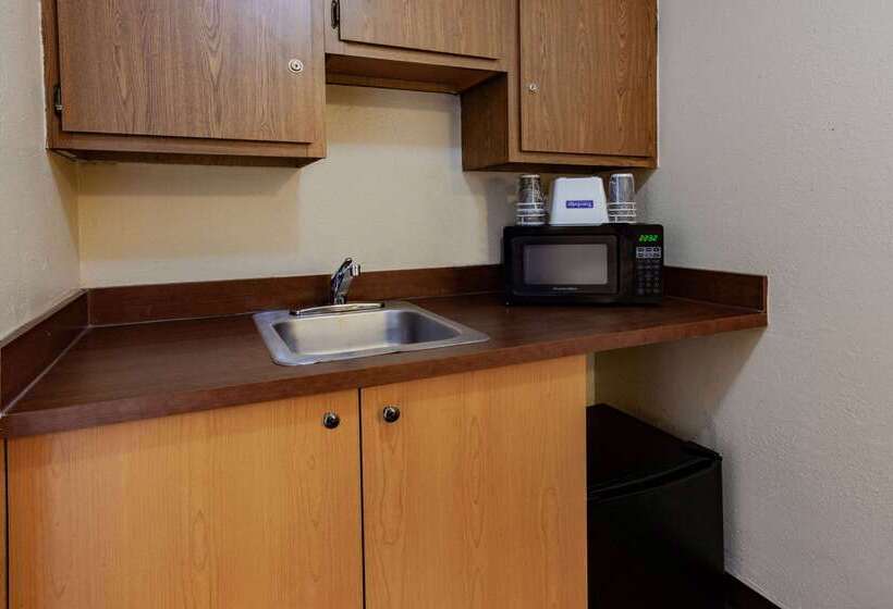 فندق Travelodge By Wyndham Monroe