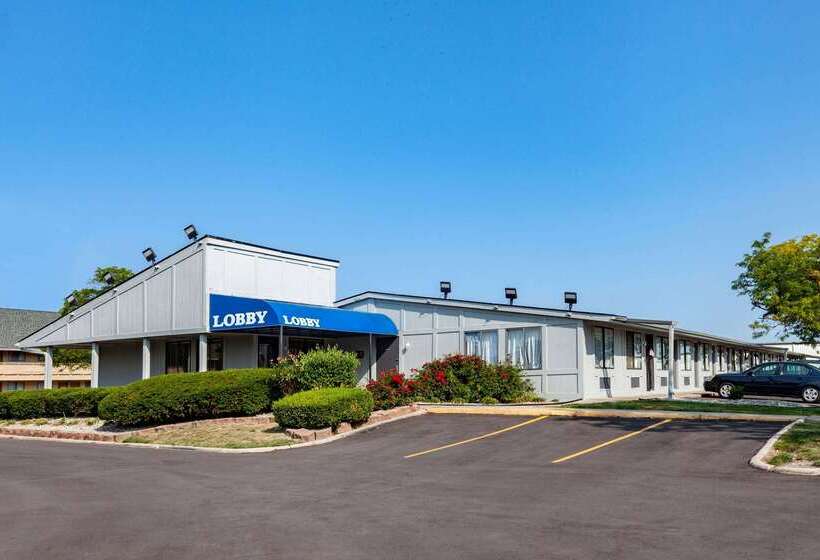 فندق Travelodge By Wyndham Monroe