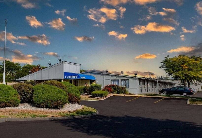 فندق Travelodge By Wyndham Monroe