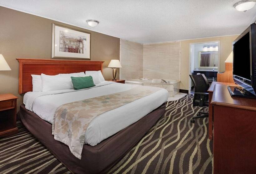 فندق Travelodge By Wyndham Monroe