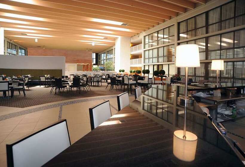 ホテル Wingate By Wyndham Kansas City