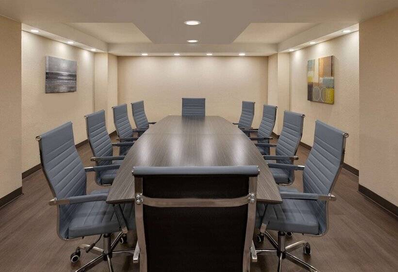 ホテル Wingate By Wyndham Troy