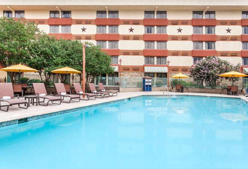 Wyndham Garden Hotel Austin