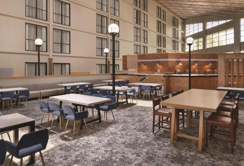 ホテル Wyndham Garden Conference Center Champaign/urbana