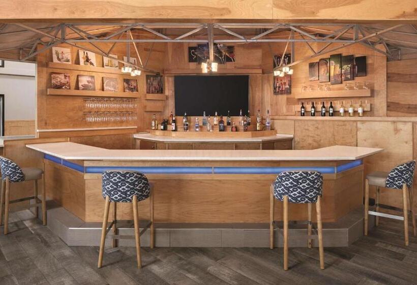 ホテル Wyndham Garden Conference Center Champaign/urbana