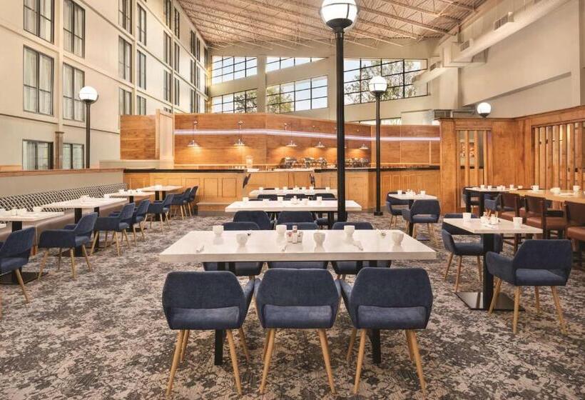 ホテル Wyndham Garden Conference Center Champaign/urbana