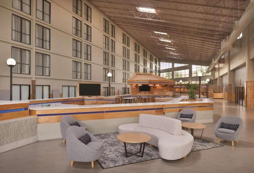 ホテル Wyndham Garden Conference Center Champaign/urbana