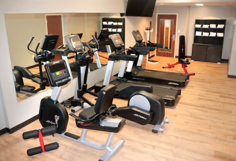 ホテル Wyndham Garden Conference Center Champaign/urbana