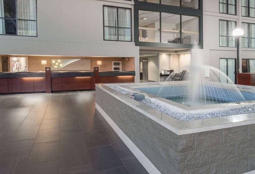 ホテル Wyndham Garden Conference Center Champaign/urbana