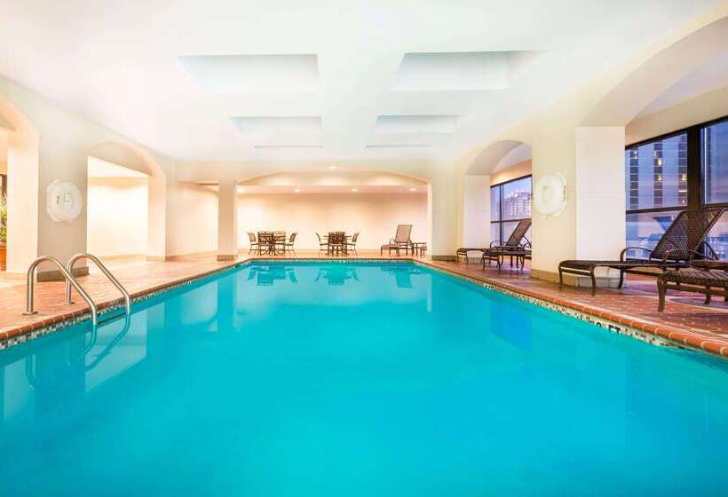 هتل Wyndham New Orleans  French Quarter