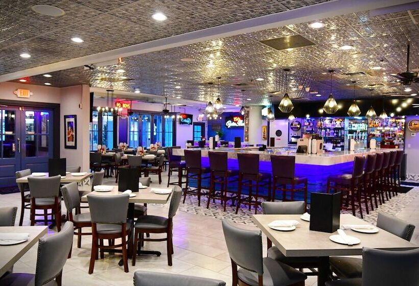 هتل Wyndham New Orleans  French Quarter