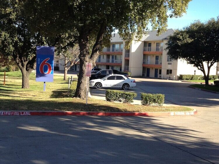 Motel 6 Grand Prairie, Tx   Near Six Flags Drive