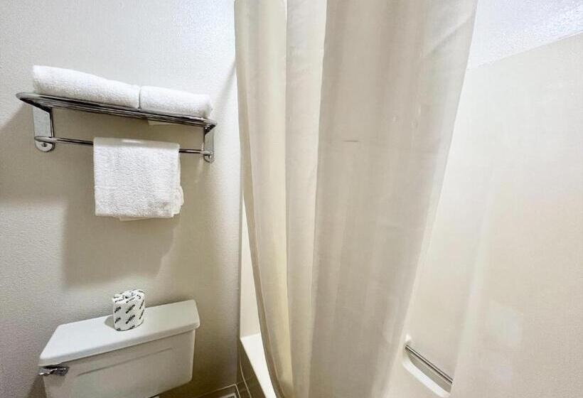 فندق على الطريق Homestead Inn