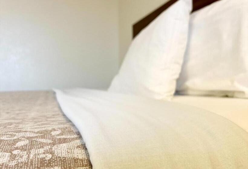 فندق على الطريق Homestead Inn