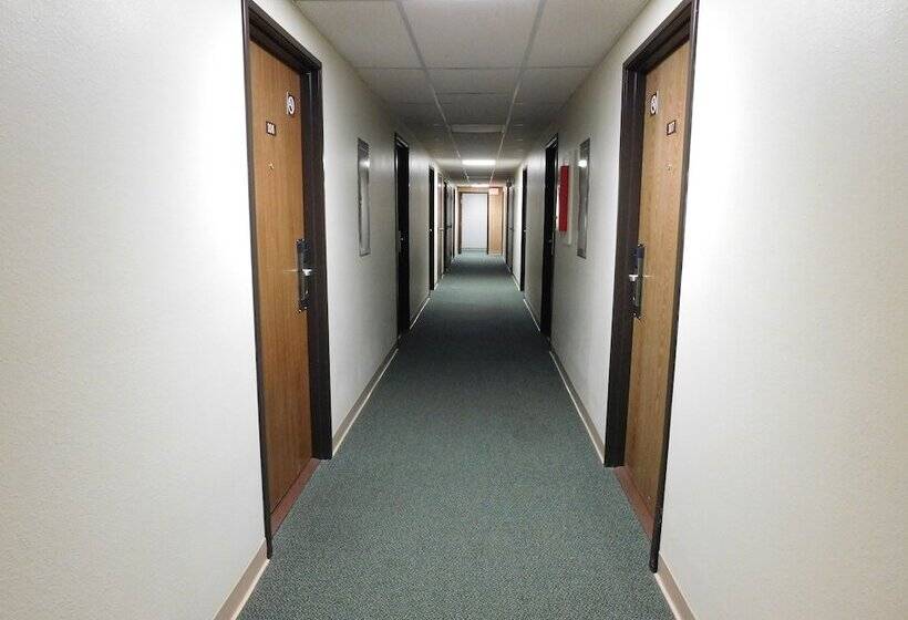 فندق على الطريق Homestead Inn