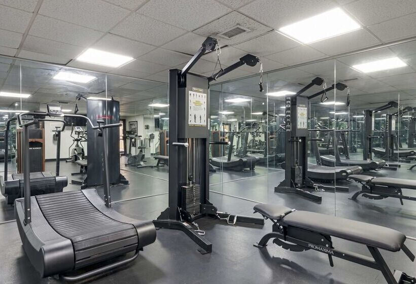 منتجع Best Western International Speedway